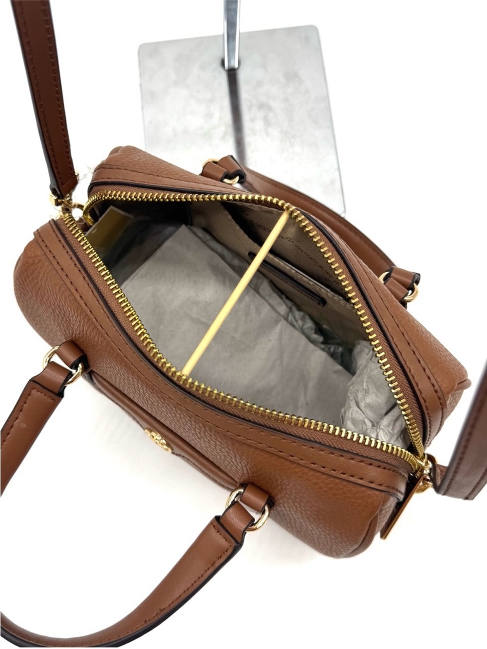 Michael Kors Small Travel Duffle Xbody Bag & Matching TZ Coinpouch Luggage - Picture 6 of 12